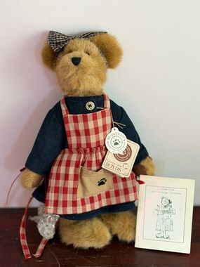 Boyds Bears Plush 12" Grannie Annie and the Magic Christmas with Storybook